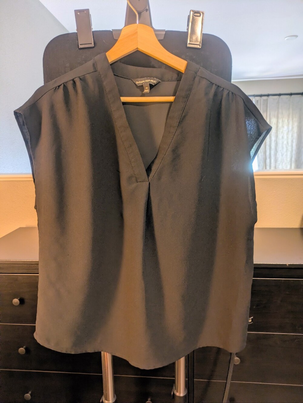 Banana Republic Black V-Neck Cap-Sleeve Blouse
